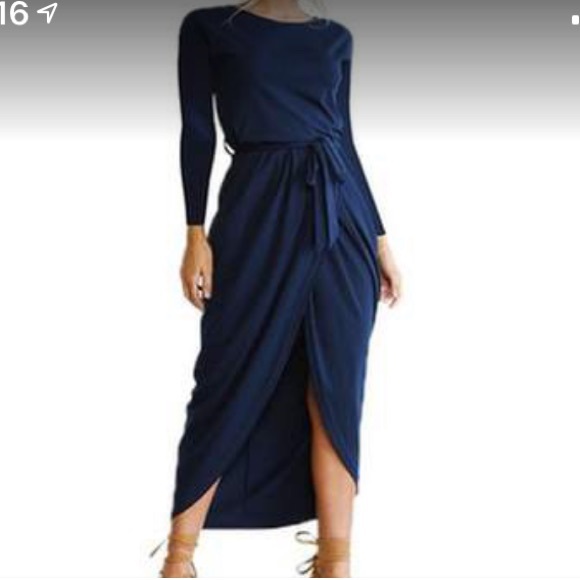 Dresses & Skirts - Blue midi dress NWOT